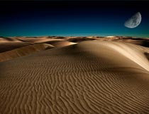 明月夜幕下的沙漠自然风光摄影图片